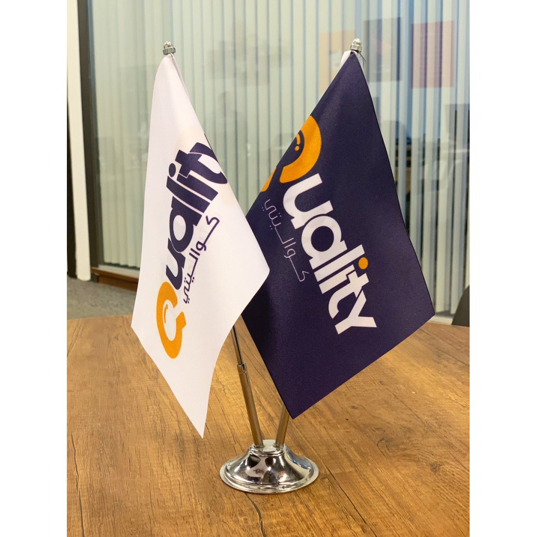 طباعة أعلام طاولة